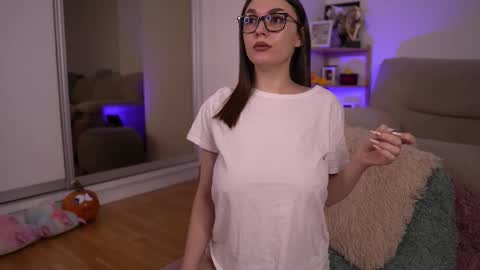 Snapshot of mona_lisss chatting on November 25, 2025, 12:38 pm Mona Lisss online show from November 25, 2025, 12:38 pm