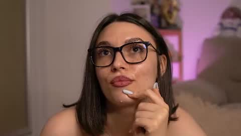 Snapshot of mona_lisss chatting on July 28, 2026, 6:20 pm Mona Lisss online show from July 28, 2026, 6:20 pm