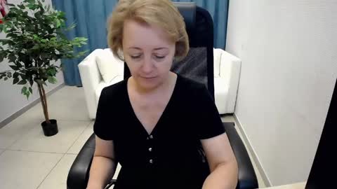 Mona online show from June 7, 2026, 11:58 am