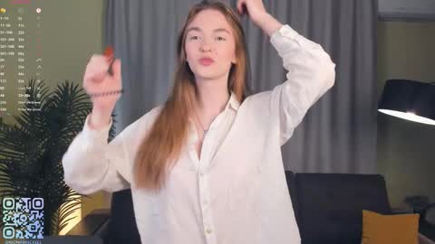 Mona online show from September 18, 2025, 5:04 pm