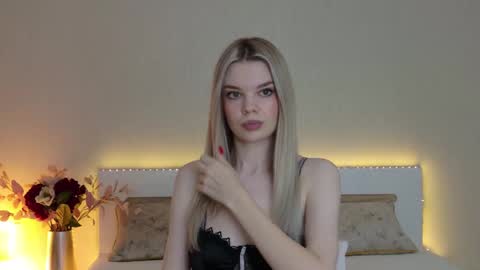 Monaxxx  online show from January 3, 2025, 4:48 pm