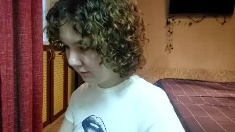 Hello world im Eva D glad to see u here all D online show from March 11, 2026, 9:32 pm