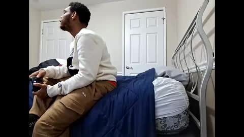 moneyboysaveg548 online show from March 10, 2026, 10:15 pm