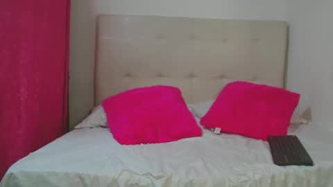 Monica online show from February 9, 2025, 7:52 pm