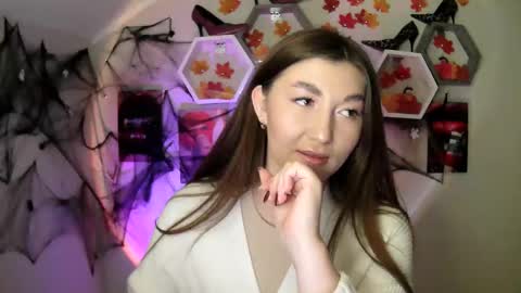 sweet girl and shine body online show from October 10, 2025, 7:18 am