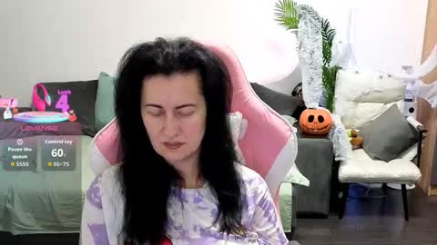 Snapshot of monica_vibe chatting on October 21, 2025, 9:43 am Monica online show from October 21, 2025, 9:43 am