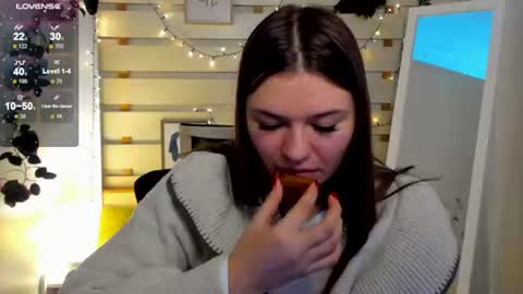 Monika online show from February 5, 2026, 2:54 pm