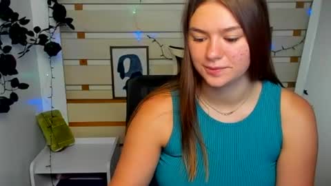 Snapshot of monika_youu chatting on June 22, 2026, 6:10 am Monika online show from June 22, 2026, 6:10 am
