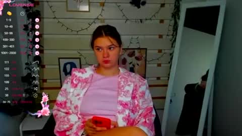 Snapshot of monika_youu chatting on July 29, 2026, 6:11 am Monika online show from July 29, 2026, 6:11 am