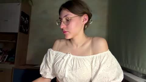 Snapshot of monikakotts chatting on July 14, 2026, 6:57 pm Mia online show from July 14, 2026, 6:57 pm