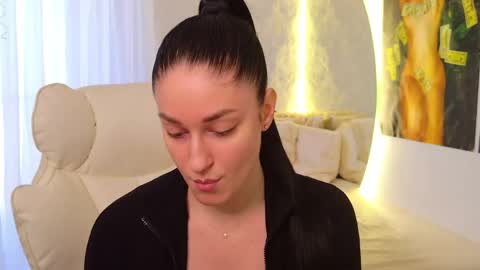 Snapshot of monique_a chatting on May 3, 2026, 10:10 am Ask me online show from May 3, 2026, 10:10 am