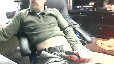 Snapshot of monkeypants0 chatting on November 13, 2025, 4:17 pm monkeypants0 online show from November 13, 2025, 4:17 pm