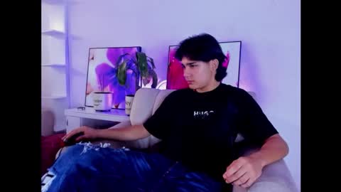 Snapshot of monky_0002 chatting on March 3, 2026, 1:06 pm monky_0002 online show from March 3, 2026, 1:06 pm