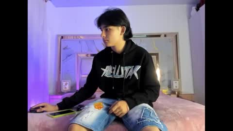 Snapshot of monky_0002 chatting on March 14, 2026, 12:17 am monky_0002 online show from March 14, 2026, 12:17 am