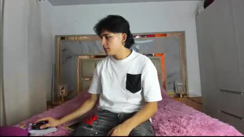 Snapshot of monky_0002 chatting on March 17, 2026, 12:37 am monky_0002 online show from March 17, 2026, 12:37 am