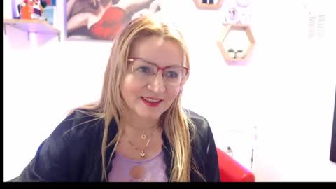 Snapshot of monserrat_diva chatting on June 8, 2026, 8:42 pm monserrat_diva online show from June 8, 2026, 8:42 pm