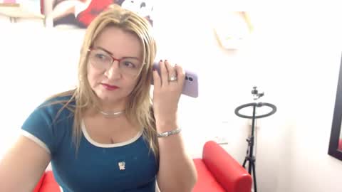 monserrat_diva online show from August 3, 2026, 8:34 pm
