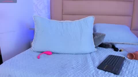 Adriana online show from February 13, 2025, 4:39 pm