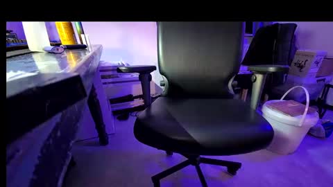 montananaa21111 online show from December 3, 2024, 2:25 am