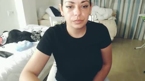 Monse online show from April 30, 2026, 7:20 pm