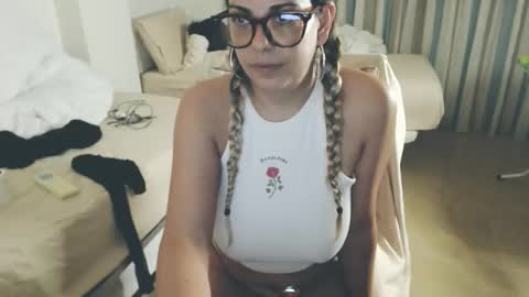 Monse online show from June 6, 2026, 9:08 pm