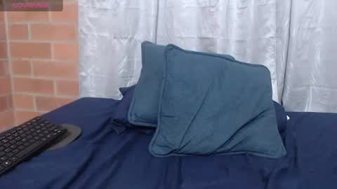 Snapshot of montserrat_jay chatting on July 15, 2026, 12:43 pm Luisa online show from July 15, 2026, 12:43 pm
