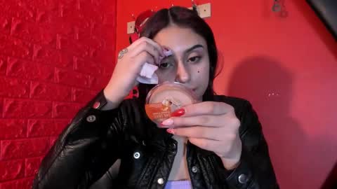 Snapshot of monttserratt chatting on October 3, 2025, 12:02 pm Monttserratt online show from October 3, 2025, 12:02 pm