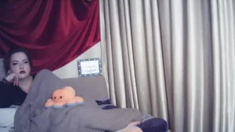 Snapshot of moodiemira chatting on November 12, 2025, 5:19 am moodiemira online show from November 12, 2025, 5:19 am