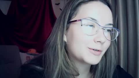 Snapshot of moodiemira chatting on November 12, 2025, 7:03 pm moodiemira online show from November 12, 2025, 7:03 pm