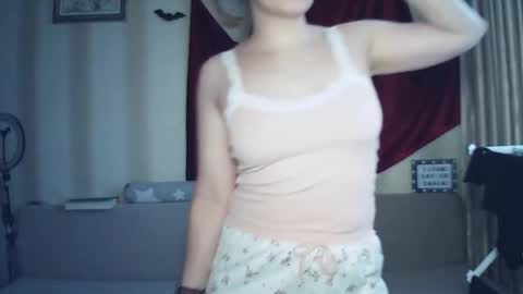 Snapshot of moodiemira chatting on November 21, 2025, 9:19 am moodiemira online show from November 21, 2025, 9:19 am