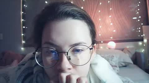 Snapshot of moodiemira chatting on November 22, 2025, 1:04 am moodiemira online show from November 22, 2025, 1:04 am