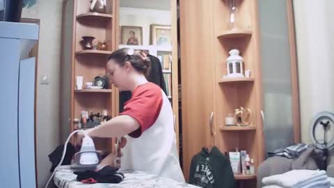 Snapshot of moodiemira chatting on November 25, 2025, 9:09 am moodiemira online show from November 25, 2025, 9:09 am