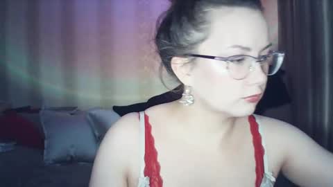 moodiemira online show from March 21, 2026, 4:32 pm