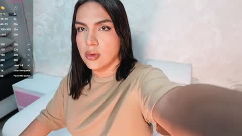 Snapshot of moom_ivy_ chatting on July 27, 2026, 1:07 pm online show from July 27, 2026, 1:07 pm