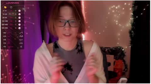 Snapshot of moon__girl chatting on December 20, 2024, 8:12 pm Roxy online show from December 20, 2024, 8:12 pm