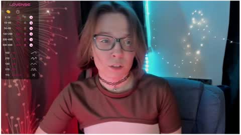 Snapshot of moon__girl chatting on February 1, 2025, 8:26 pm Roxy online show from February 1, 2025, 8:26 pm