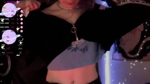 Snapshot of moon__girl chatting on April 2, 2026, 7:11 pm Roxy online show from April 2, 2026, 7:11 pm