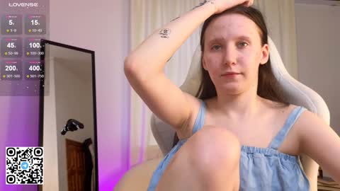 Snapshot of moon_avengers chatting on January 27, 2025, 12:37 pm Lola online show from January 27, 2025, 12:37 pm