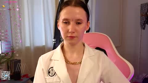 Snapshot of moon_avengers chatting on February 23, 2025, 1:21 pm Lola online show from February 23, 2025, 1:21 pm