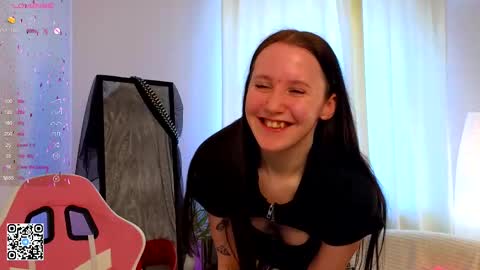 Snapshot of moon_avengers chatting on February 27, 2025, 10:04 am Lola online show from February 27, 2025, 10:04 am