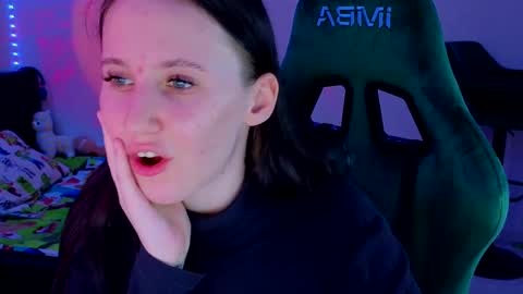 Snapshot of moon_avengers chatting on March 12, 2025, 9:03 pm Lola online show from March 12, 2025, 9:03 pm