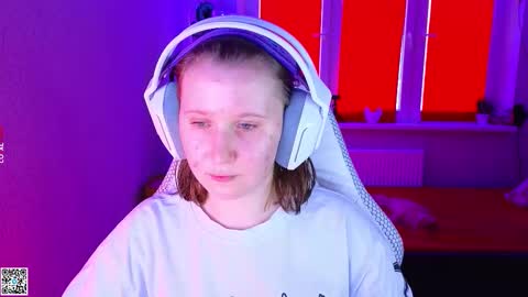 Snapshot of moon_avengers chatting on November 24, 2025, 12:38 pm Lola online show from November 24, 2025, 12:38 pm