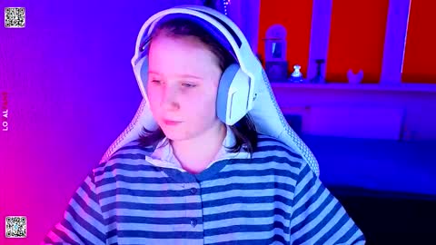 Snapshot of moon_avengers chatting on January 14, 2026, 1:50 pm Lola online show from January 14, 2026, 1:50 pm