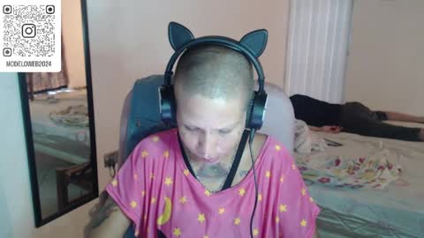 Luna online show from March 6, 2025, 3:35 pm