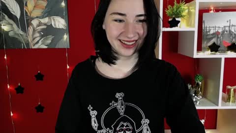 Snapshot of moon_foxy_ chatting on December 19, 2024, 7:40 pm Diana online show from December 19, 2024, 7:40 pm