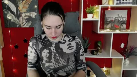 Snapshot of moon_foxy_ chatting on January 18, 2025, 10:06 am Diana online show from January 18, 2025, 10:06 am