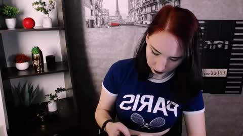 Snapshot of moon_foxy_ chatting on November 4, 2025, 10:42 pm Diana online show from November 4, 2025, 10:42 pm
