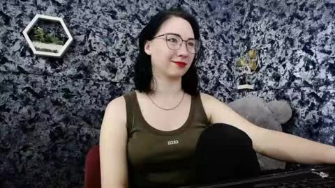 Diana online show from May 12, 2026, 7:11 pm