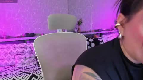 Sarah online show from June 11, 2026, 2:53 am