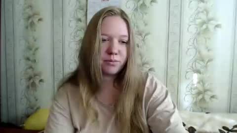 Snapshot of moon_linght000 chatting on July 13, 2026, 2:03 am moon_linght000 online show from July 13, 2026, 2:03 am